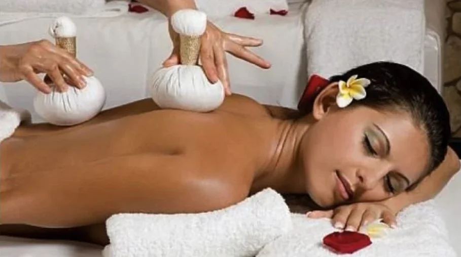 thai herbal compress massage